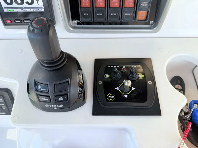 Slide: The Image of Everglades 355 Center Console 2014 - 24
