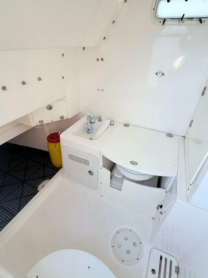 Slide: The Image of Everglades 355 Center Console 2014 - 33