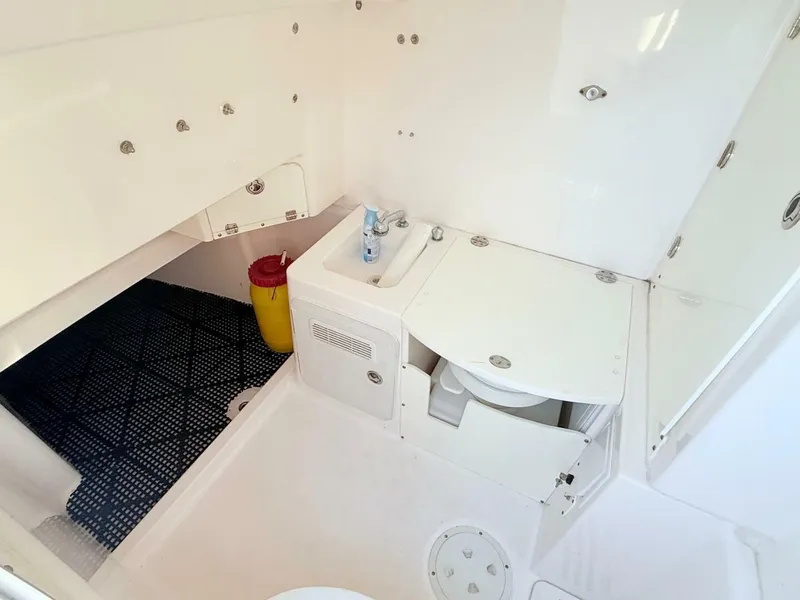 Slide: The Image of Everglades 355 Center Console 2014 - 34