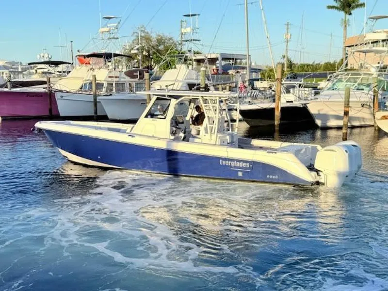 Slide: The Image of Everglades 355 Center Console 2014 - 7