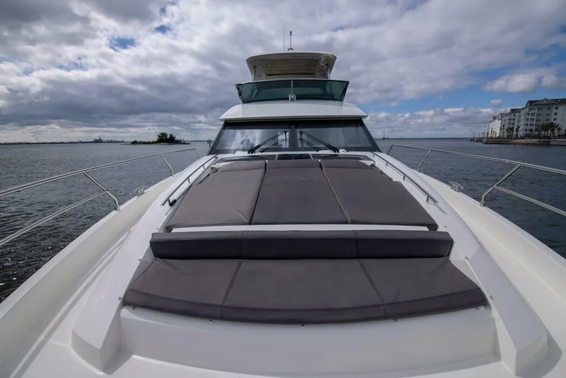 Slide: The Image of Prestige 680 Flybridge 2018 - 37