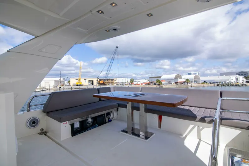 Slide: The Image of Prestige 680 Flybridge 2018 - 46