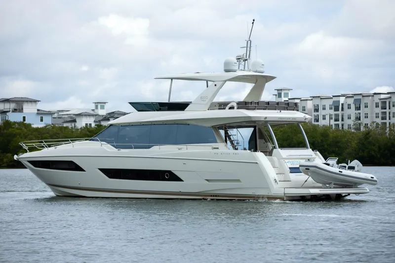 Slide: The Image of Prestige 680 Flybridge 2018 - 59