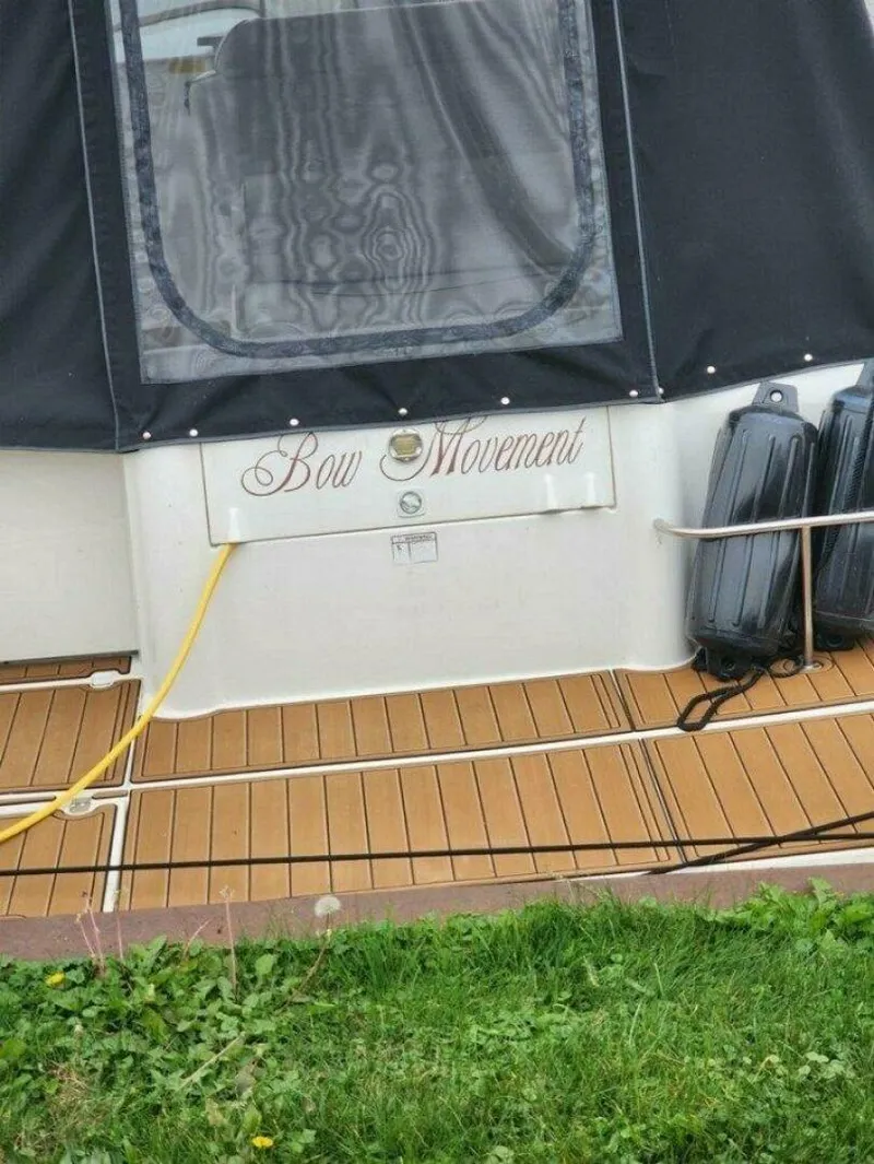 Slide: The Image of Cruisers Yachts 3075 Express 2001 - 6
