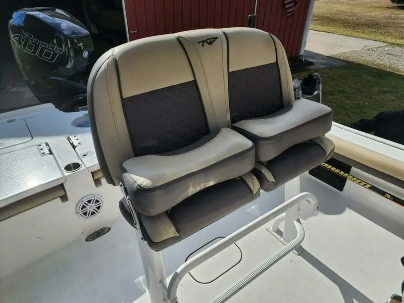 Slide: The Image of Tidewater 2500 Carolina Bay 2021 - 10