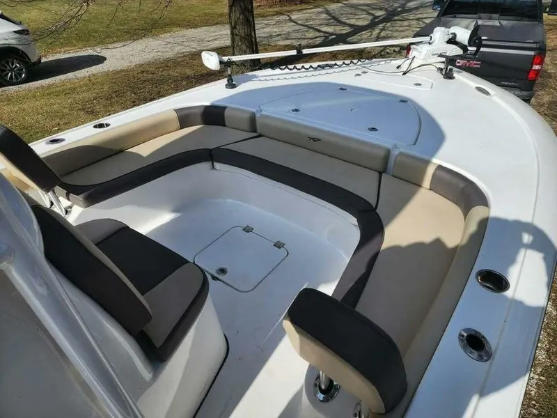 Slide: The Image of Tidewater 2500 Carolina Bay 2021 - 17