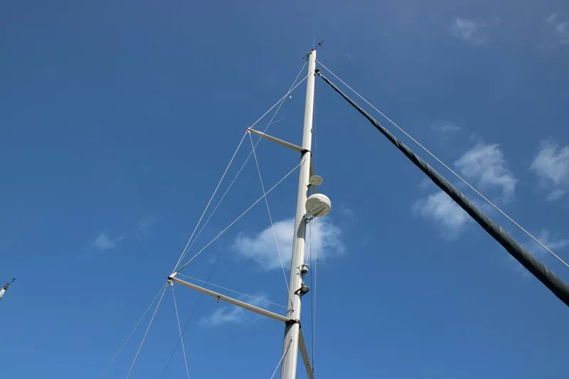 Slide: The Image of Hunter 410 2002 - 22