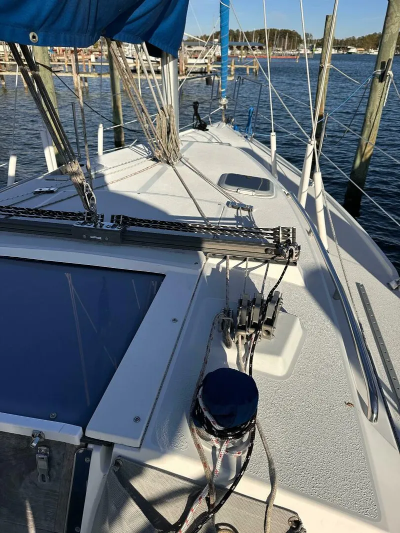 Slide: The Image of Catalina 28 MKII 2000 - 6