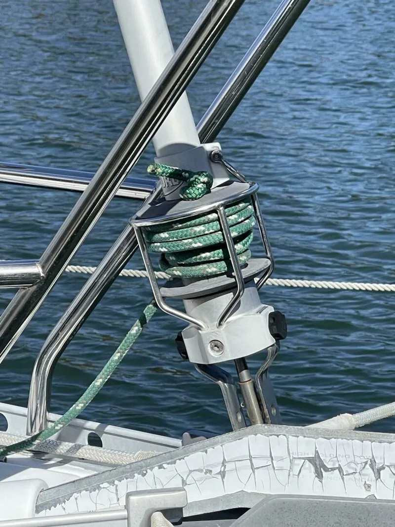 Slide: The Image of Beneteau 311 2000 - 10