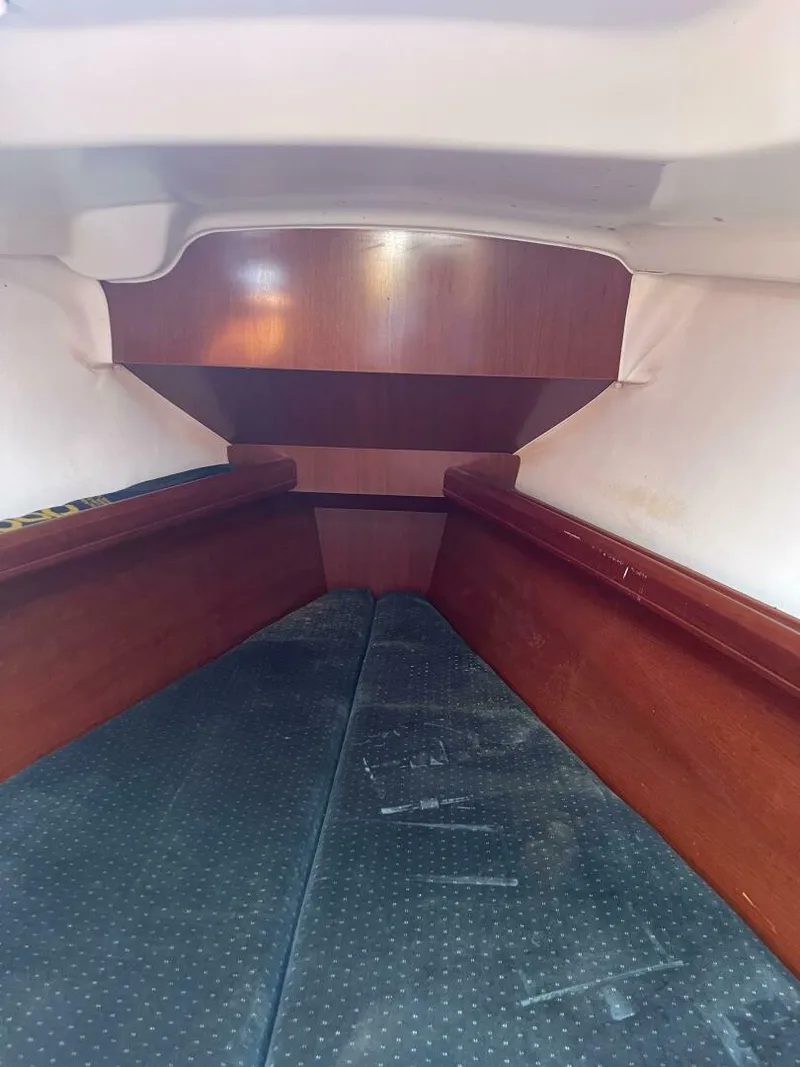 Slide: The Image of Beneteau 311 2000 - 14