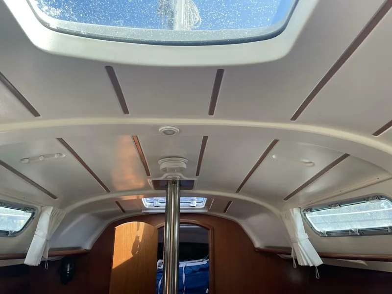 Slide: The Image of Beneteau 311 2000 - 26