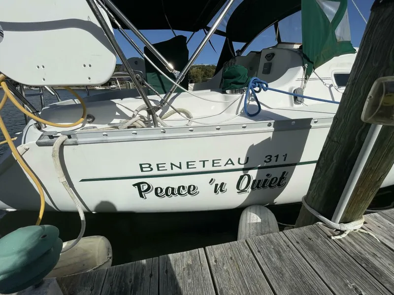 Slide: The Image of Beneteau 311 2000 - 3