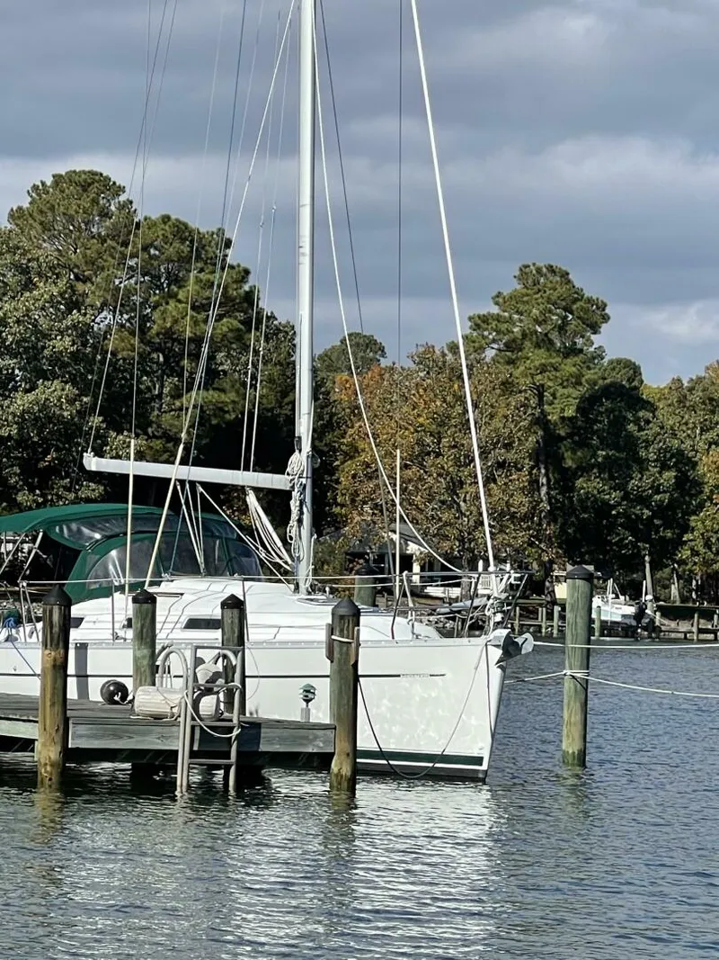 Slide: The Image of Beneteau 311 2000 - 8