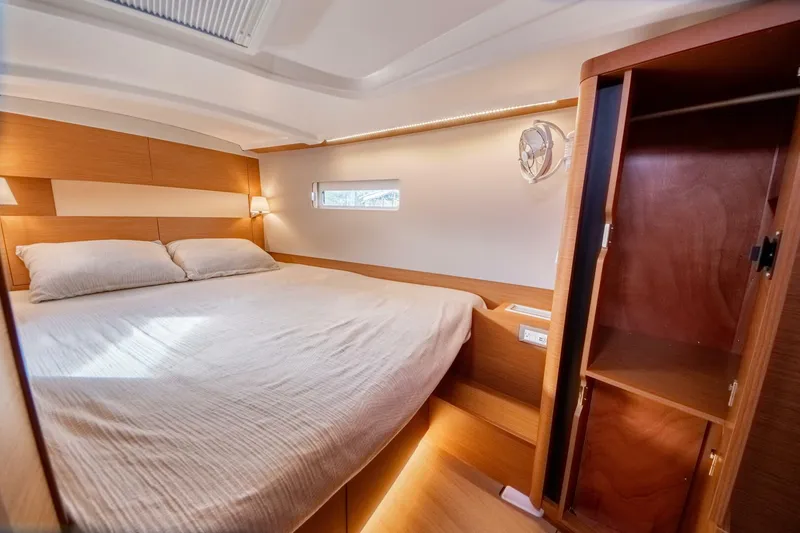 Slide: The Image of Jeanneau Sun Odyssey 410 2023 - 22