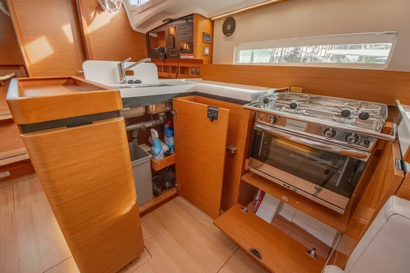 Slide: The Image of Jeanneau Sun Odyssey 410 2023 - 39
