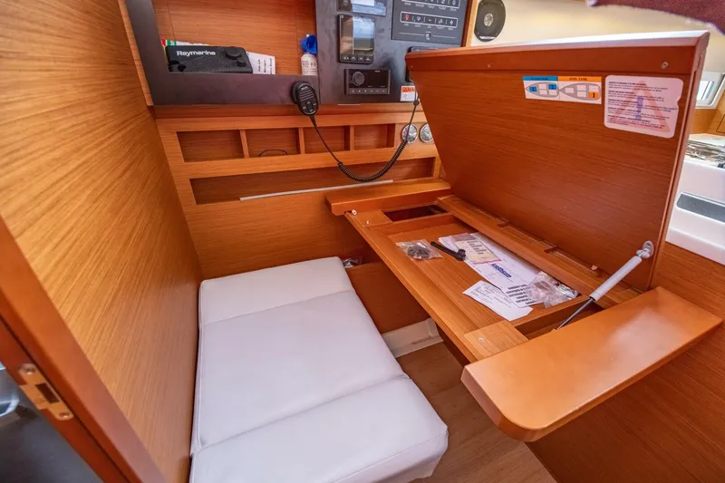 Slide: The Image of Jeanneau Sun Odyssey 410 2023 - 47