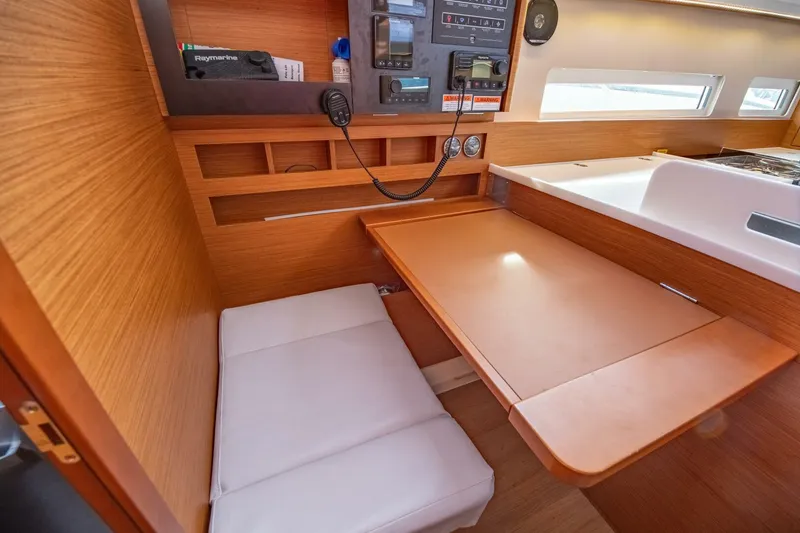Slide: The Image of Jeanneau Sun Odyssey 410 2023 - 48