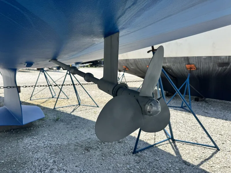 Slide: The Image of Catalina 400 MKII 2001 - 16