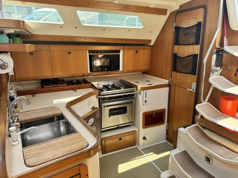 Slide: The Image of Catalina 400 MKII 2001 - 31