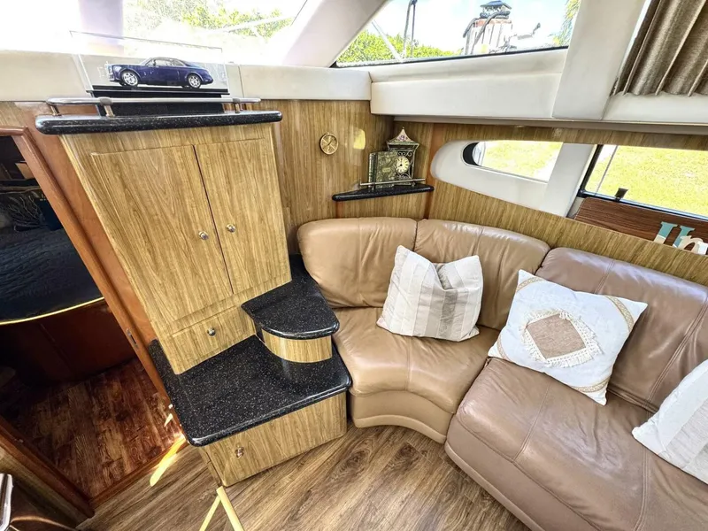 Slide: The Image of Carver Yachts 40 Flybridge 2001 - 15