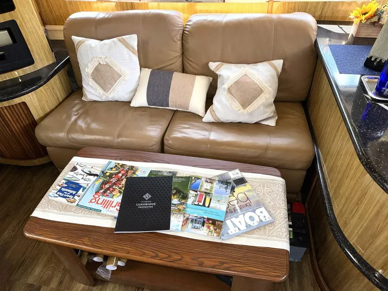 Slide: The Image of Carver Yachts 40 Flybridge 2001 - 17