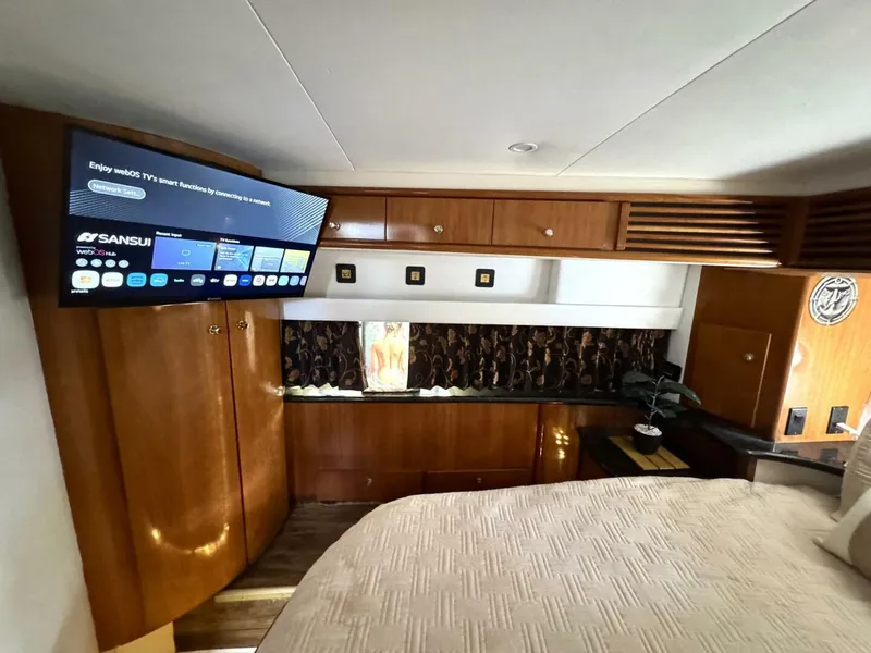 Slide: The Image of Carver Yachts 40 Flybridge 2001 - 20