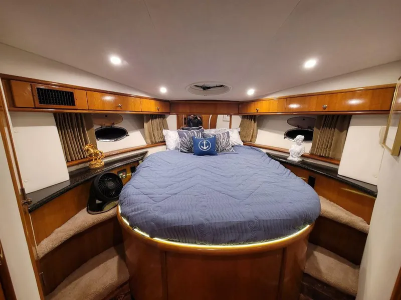 Slide: The Image of Carver Yachts 40 Flybridge 2001 - 21