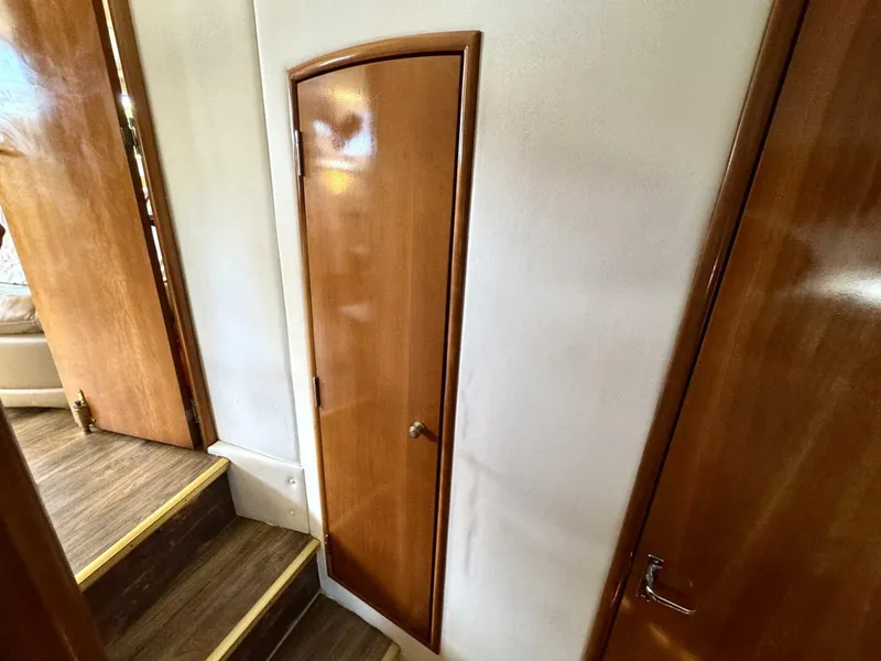 Slide: The Image of Carver Yachts 40 Flybridge 2001 - 27
