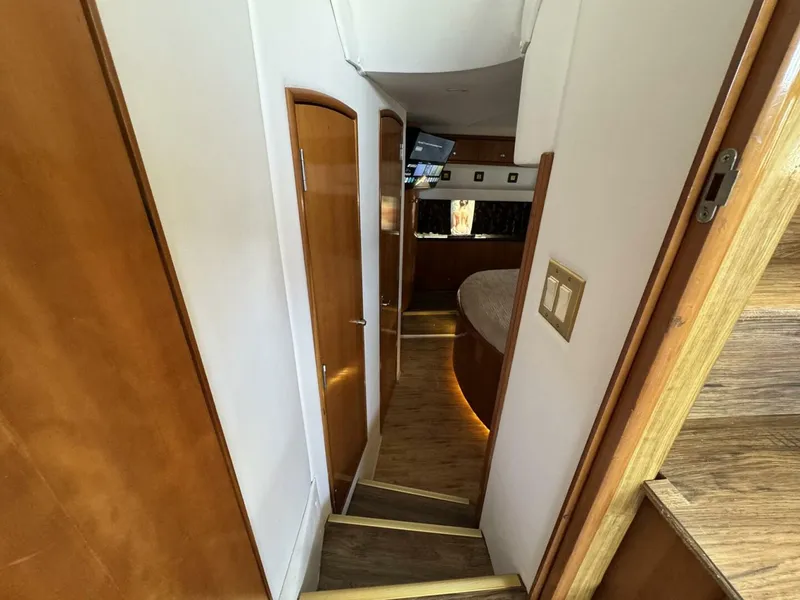 Slide: The Image of Carver Yachts 40 Flybridge 2001 - 28
