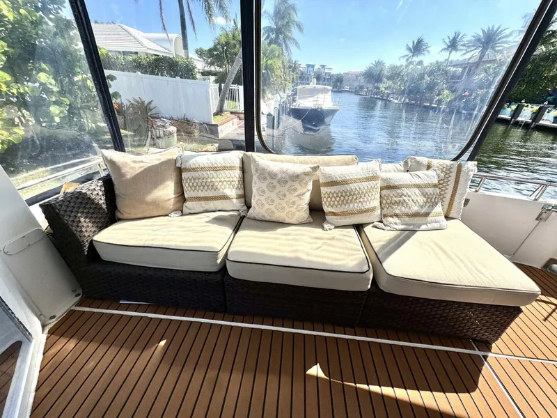 Slide: The Image of Carver Yachts 40 Flybridge 2001 - 30