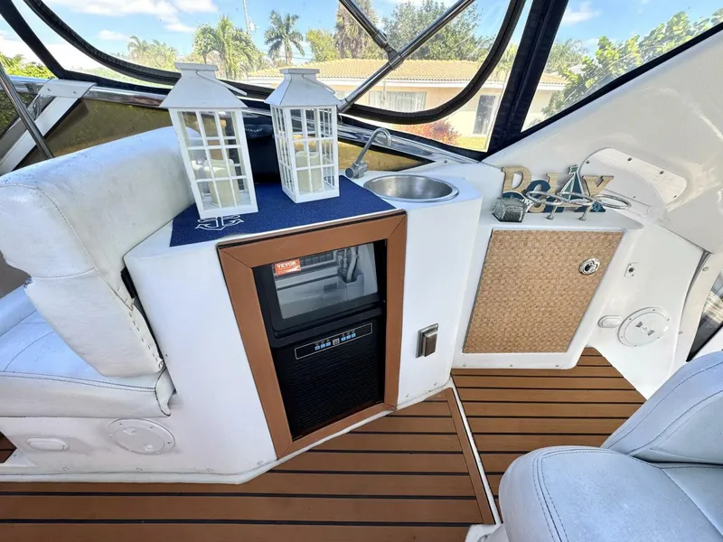 Slide: The Image of Carver Yachts 40 Flybridge 2001 - 4