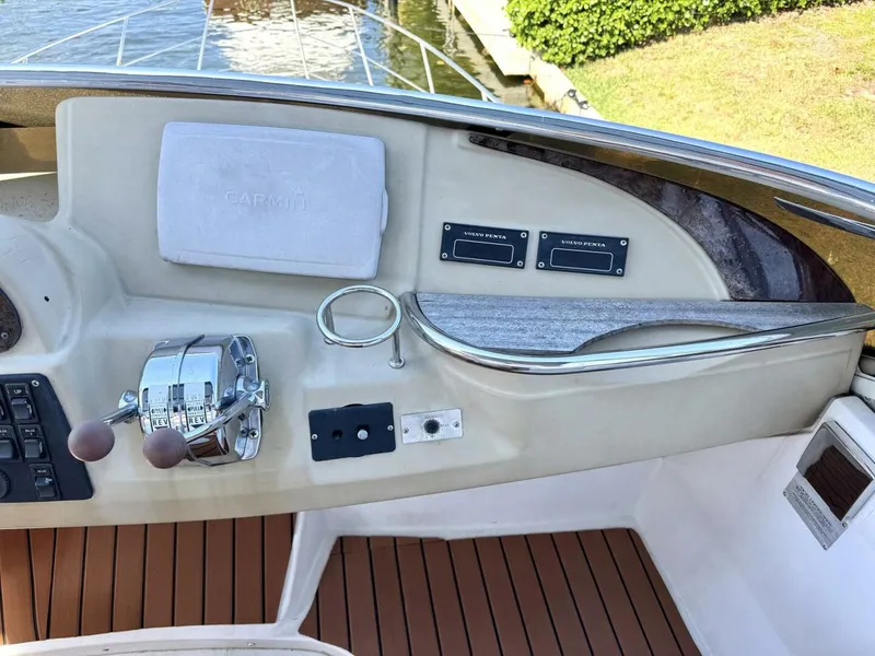 Slide: The Image of Carver Yachts 40 Flybridge 2001 - 9