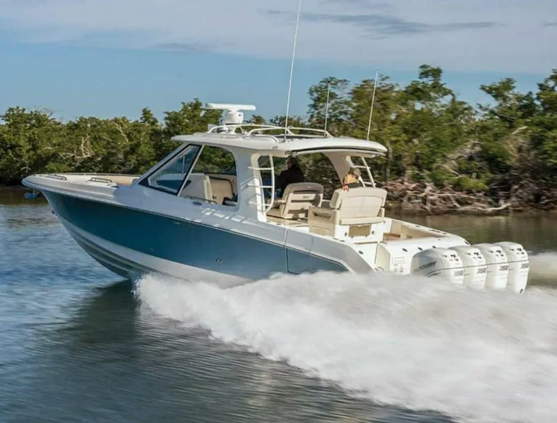 The Image of Boston Whaler Realm 380 2021 - 0