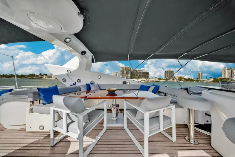 Slide: The Image of Sunseeker 94 Motor Yacht 2003 - 11