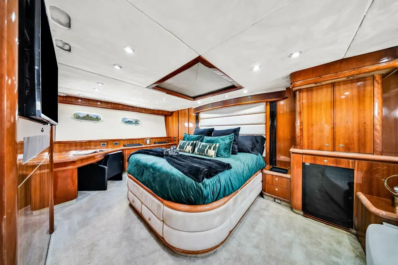 Slide: The Image of Sunseeker 94 Motor Yacht 2003 - 21
