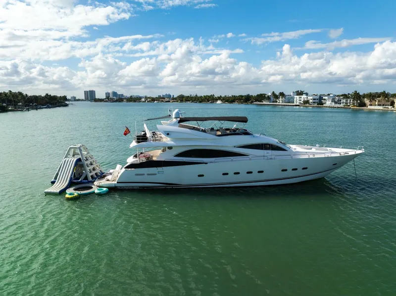 Slide: The Image of Sunseeker 94 Motor Yacht 2003 - 6