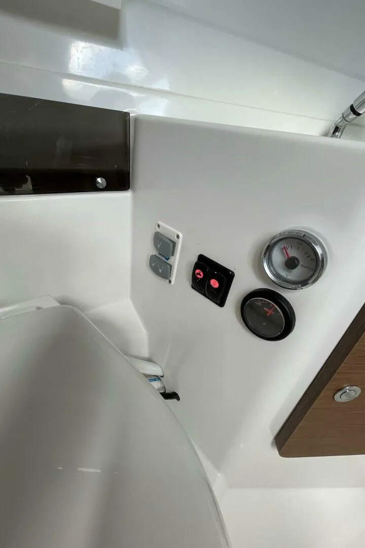 Slide: The Image of Beneteau Antares 8 2023 - 14