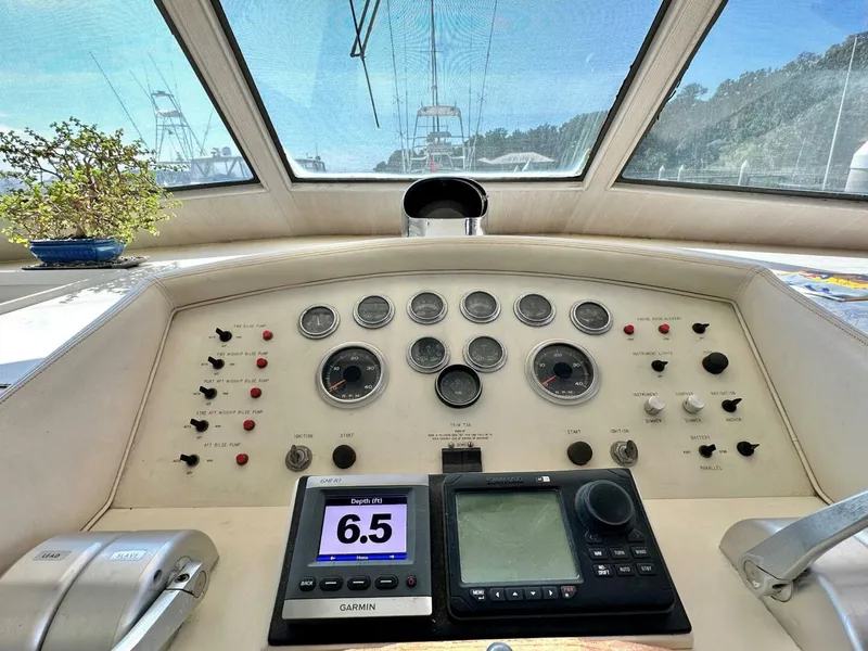 Slide: The Image of Hatteras 54 MotorYacht 1987 - 10