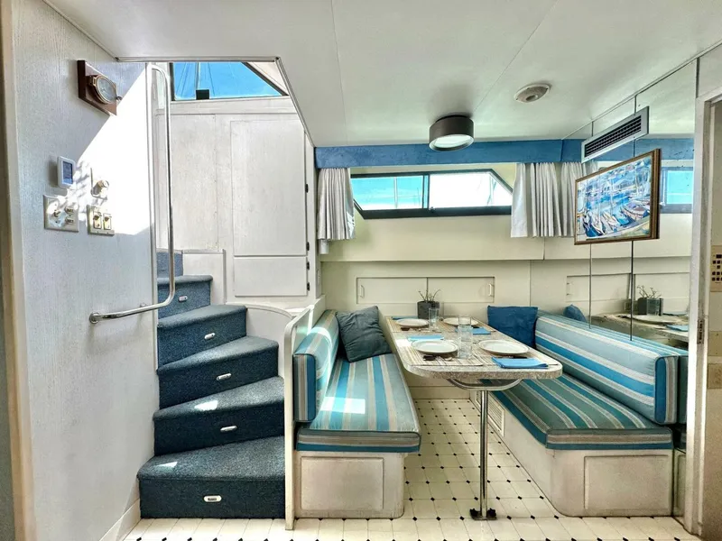 Slide: The Image of Hatteras 54 MotorYacht 1987 - 13