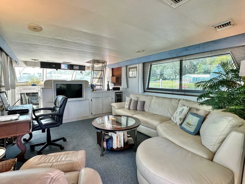 Slide: The Image of Hatteras 54 MotorYacht 1987 - 7