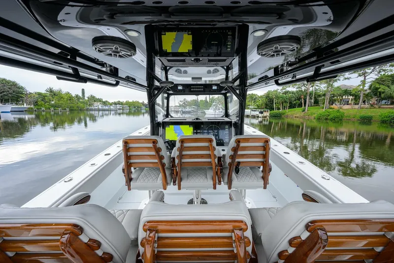 Slide: The Image of Freeman 42 LR Center Console 2023 - 10