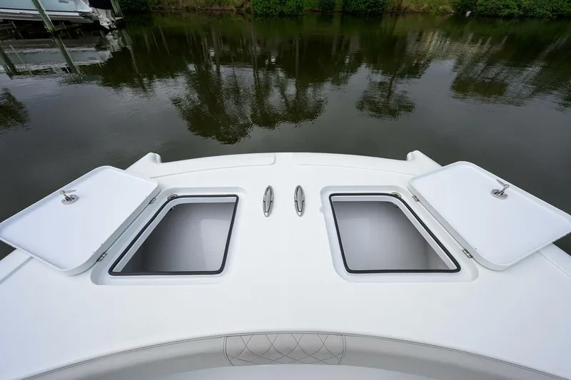 Slide: The Image of Freeman 42 LR Center Console 2023 - 15