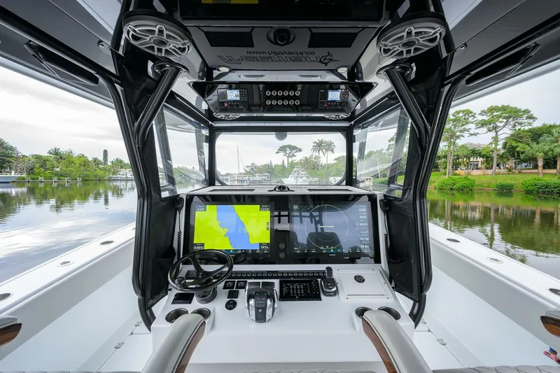 Slide: The Image of Freeman 42 LR Center Console 2023 - 8