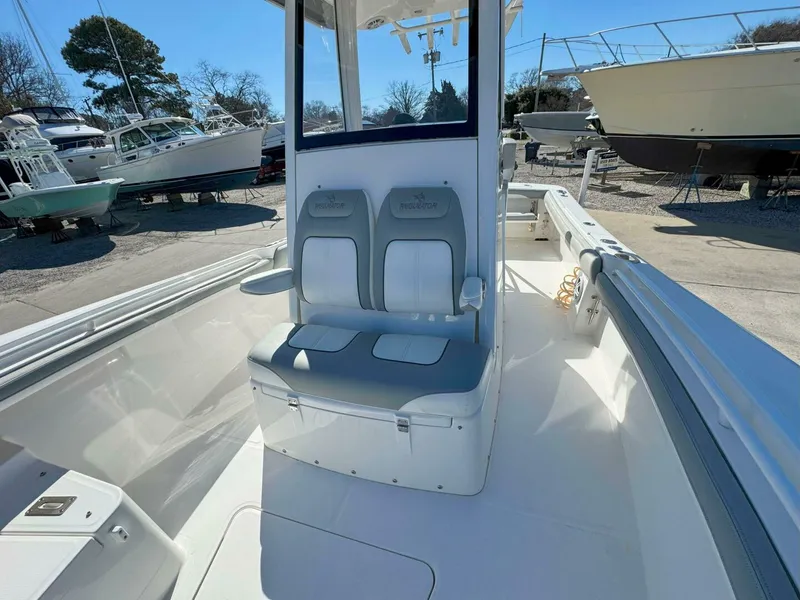Slide: The Image of Regulator Marine 23fs 2021 - 12