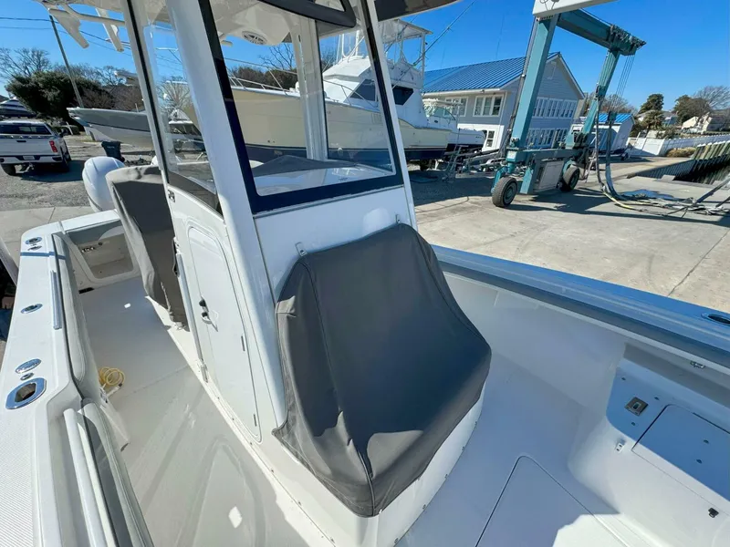 Slide: The Image of Regulator Marine 23fs 2021 - 13