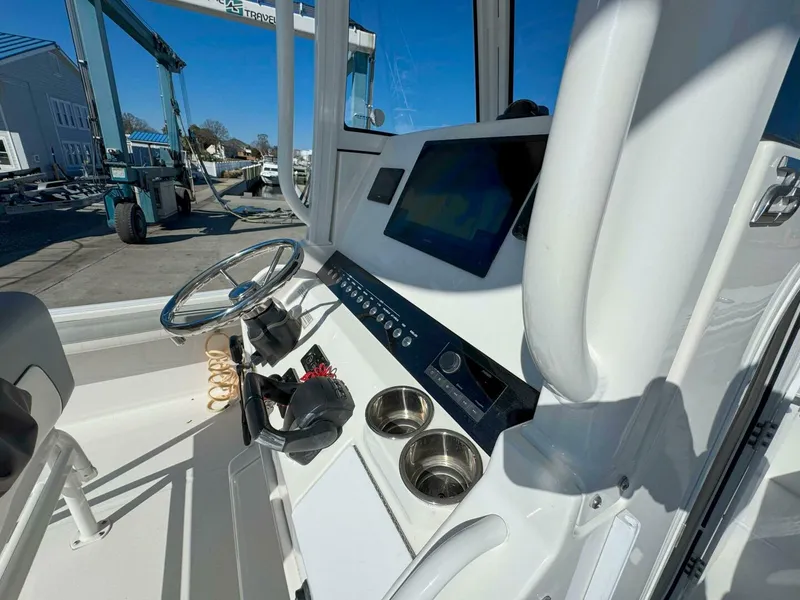Slide: The Image of Regulator Marine 23fs 2021 - 22