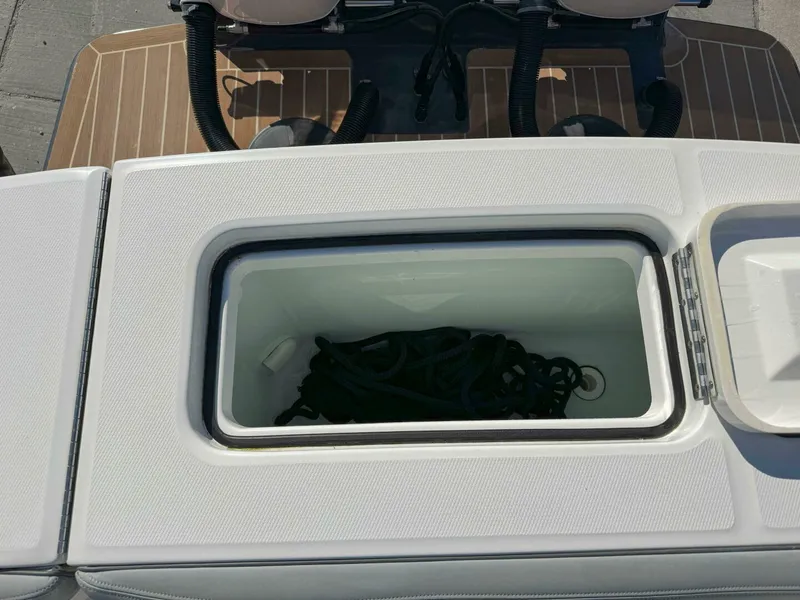 Slide: The Image of Regulator Marine 23fs 2021 - 27