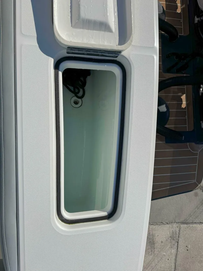 Slide: The Image of Regulator Marine 23fs 2021 - 28