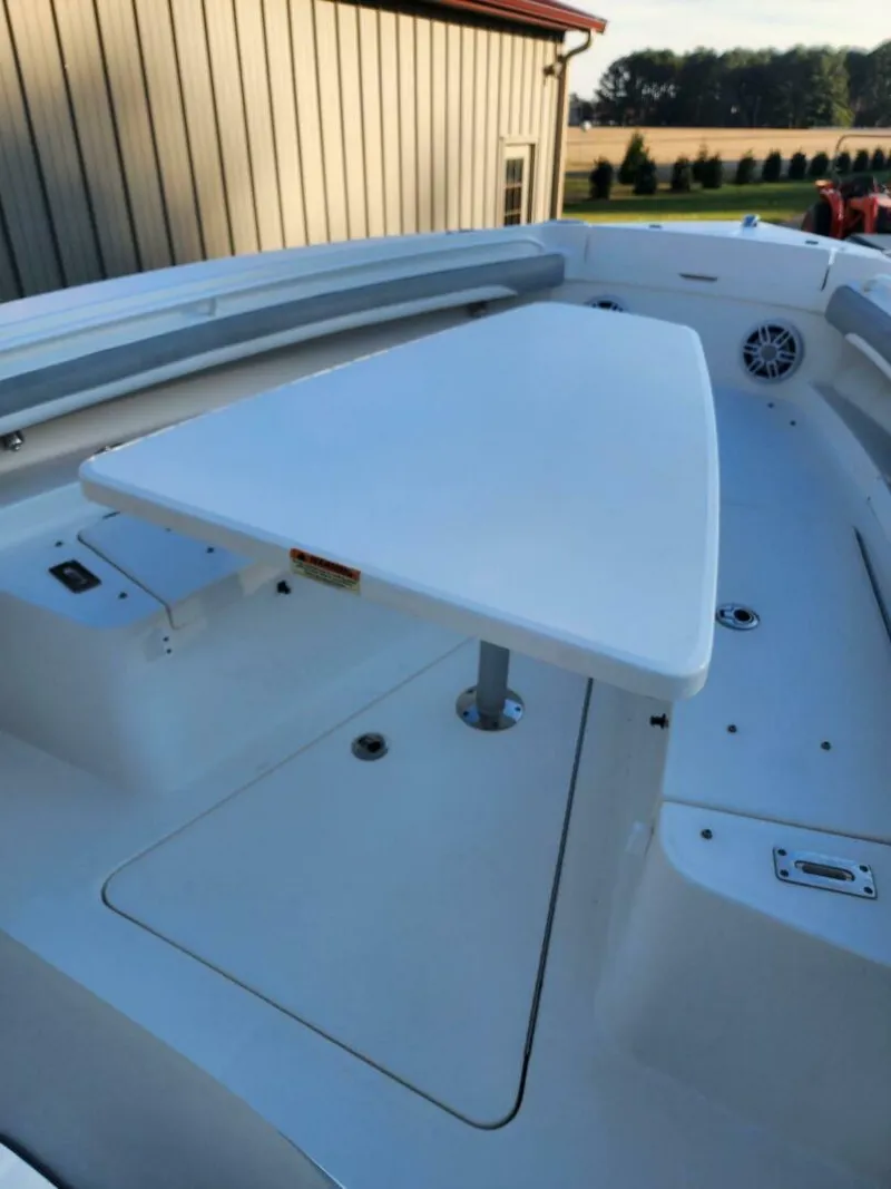 Slide: The Image of Regulator Marine 23fs 2021 - 42