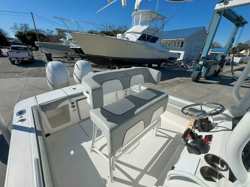 Slide: The Image of Regulator Marine 23fs 2021 - 6